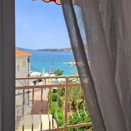 Apartment Cornelia By The Sea Okrug Gornji, Ciovo Trogir