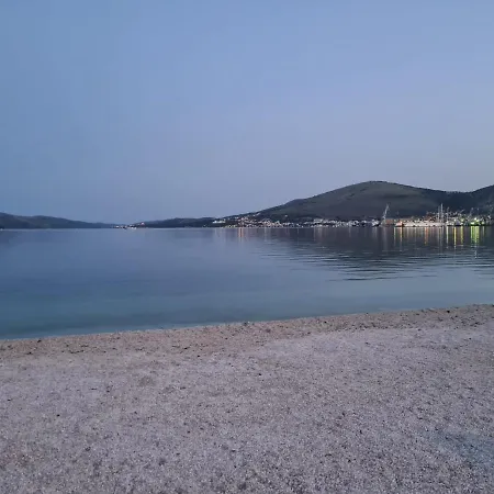 Apartment Cornelia By The Sea Okrug Gornji, Ciovo