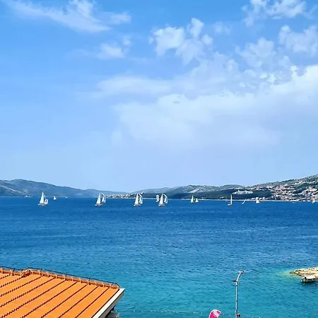 Apartman Cornelia By The Sea Okrug Gornji, Ciovo *