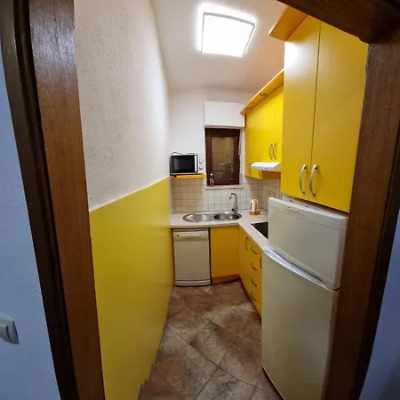 Apartment Cornelia By The Sea Okrug Gornji, Ciovo *