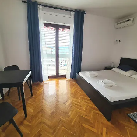 Apartman Cornelia By The Sea Okrug Gornji, Ciovo
