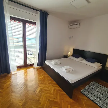 Apartman Cornelia By The Sea Okrug Gornji, Ciovo