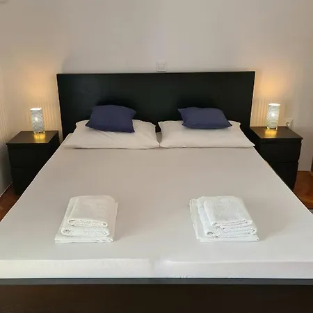 Apartman Cornelia By The Sea Okrug Gornji, Ciovo