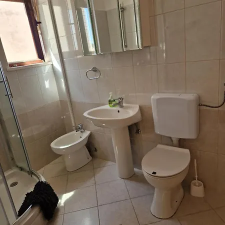 Apartment Cornelia By The Sea Okrug Gornji, Ciovo *