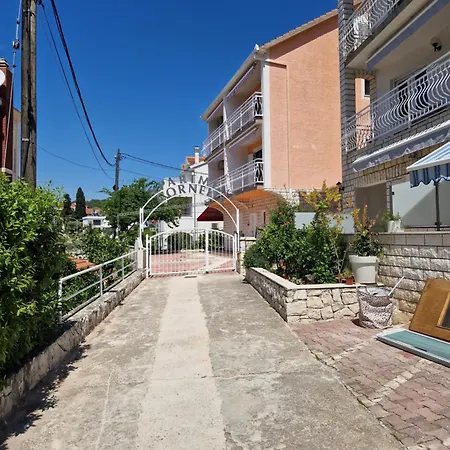 Apartment Cornelia By The Sea Okrug Gornji, Ciovo