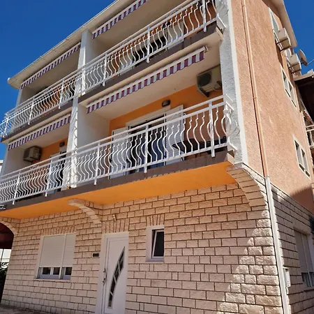 Apartment Cornelia By The Sea Okrug Gornji, Ciovo