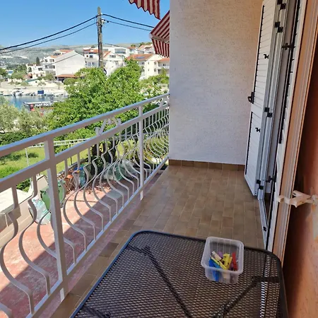 Apartment Cornelia By The Sea Okrug Gornji, Ciovo Trogir
