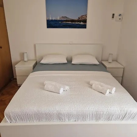 Apartman Cornelia By The Sea Okrug Gornji, Ciovo