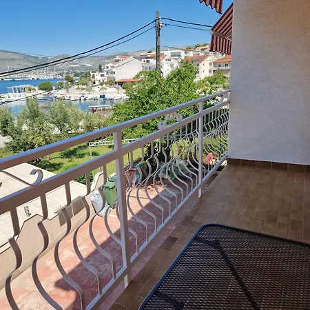 Cornelia By The Sea Okrug Gornji, Ciovo Apartment *