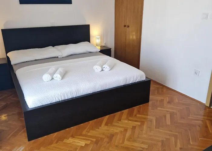 Cornelia By The Sea Okrug Gornji, Ciovo טרוגיר